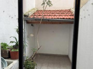 Departamento de 1 ambiente, San Cristobal · Monoambiente en Pb con Patio Propio y Gran Potencial - San Cristobal.