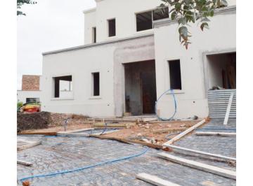 Casa · 282m² · 5 Ambientes · 3 Cocheras · Casa en Casonas del Haras