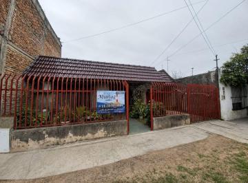 Casa de 2 ambientes, La Matanza · Casa 3 Ambientes con Garage, Quincho y Amplio Fondo Libre.