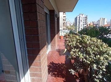 Departamento de 4 ambientes, Lanús · Lanús Este – Venta Departamento 4 Amb – Chochera y Baulera!