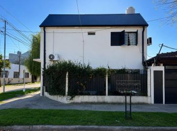 Casa · 80m² · 3 Ambientes · 1 Cochera · Duplex en Venta en Muñiz