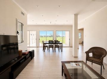 Casa · 178m² · 6 Ambientes · 1 Cochera · Venta - Casa - Country - Los Molinos
