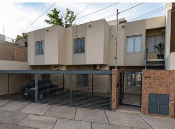 Casa · 74m² · 2 Dormitorios · 1 Cochera · Dúplex en Venta de 2 Dorm. con Cochera, Villa Nueva, Guaymallén
