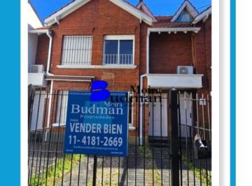 Casa de 4 ambientes, Vicente López · Dúplex en Tres Plantas – 3 Ambientes + Playroom – Jardín y Cochera
