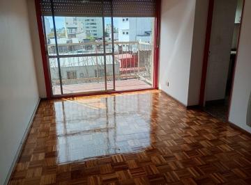 Departamento de 2 ambientes, Mataderos · Departamento de 2 Ambientes Al Frente con Balcón.