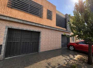 PH · 196m² · 4 Ambientes · 2 Cocheras · Venta Casa Mas Departamento Barrio Echeverria