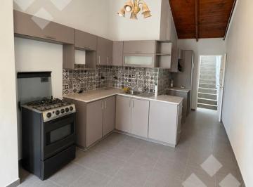 Casa · 176m² · 7 Ambientes · 2 Cocheras · Venta Casa 4 Dorm. - B° Godoy, Cipolletti