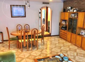 Casa · 229ha · 4 Ambientes · 2 Cocheras · Venta Casa Bernal Cuatro Ambientes Cochera Patio
