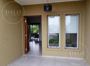 Casa · 162m² · 5 Ambientes · 3 Cocheras · Casa 5 Ambientes en Venta en San Ramon, Pilar del Este