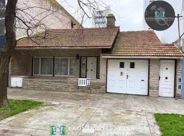 PH · 110m² · 3 Ambientes · Casa PH Al Fondo en Alquiler 3 Amb. + Dependencia y 2 Patios