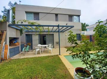 Casa · 80m² · 3 Ambientes · 1 Cochera · Venta - Casa Dos Dorm. - Fisherton