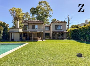 Casa · 263m² · 7 Ambientes · Casa Refaccionada en El Encuentro