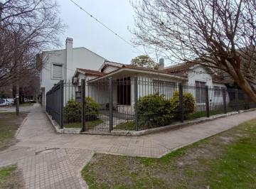 Casa · 311m² · 7 Ambientes · 3 Cocheras · Casa en Alquiler La Plata