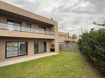 Casa · 105m² · 2 Dormitorios · 2 Cocheras · Venta Casa 2 Dorm. a Estrenar - Condominio Don Mateo