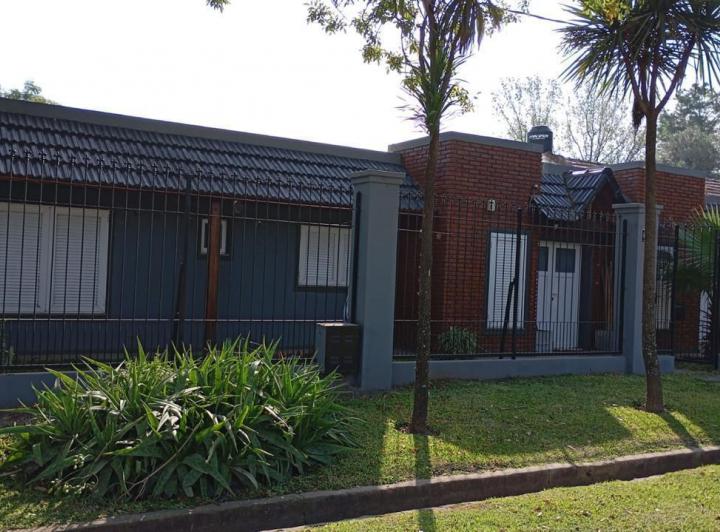Casa · 302m² · 4 Ambientes · 1 Cochera