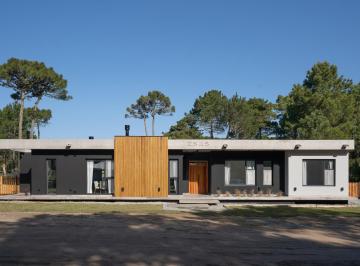Casa · 200m² · 4 Ambientes · 1 Cochera · Casa en Venta Pinamar Alamos