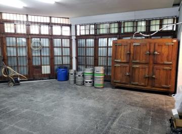 Local comercial · 161m² · 3 Ambientes · 1 Cochera · Dos Locales Comerciales en Esquina Mas Vivienda - Excelente Oportunidad de Inversion - Las Avs