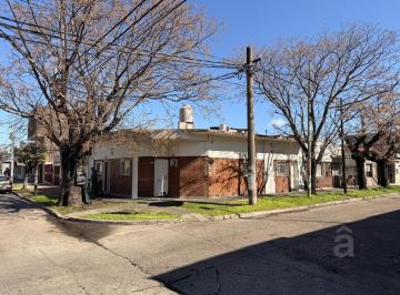 Casa · 210m² · 8 Ambientes · 4 Viviendas Sobre Lote de 225 m² - Ideal Inversor