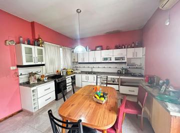 Casa · 77m² · 3 Ambientes · 1 Cochera · Venta Casa Liniers 3 Ambientes Cochera Terraza