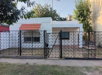 Casa · 65m² · 2 Ambientes · 1 Cochera · Venta de Casa en Grand Bourg Malvinas Argentinas