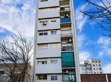 Departamento de 3 ambientes, Avellaneda · Hermoso Depto 3 Amb con Balcon Al Fte. - Zona Centrica - Apto Profesional
