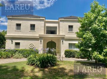 Casa · 280m² · 6 Ambientes · Casa en Venta / Alquiler Anual - El Lucero