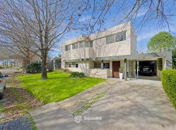 Casa · 230m² · 4 Ambientes · 3 Cocheras · Venta | Permuta - Casa 3 Dorm. con Galería y Piscina. Sol Paraná. Apto Credito.