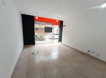 Local comercial · 60m² · Local Comercial - Planta Libre - Baño - Caseros N° 826 - Alberdi