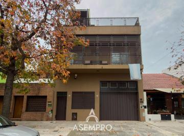Casa · 250m² · 6 Ambientes · 3 Cocheras · Casa con Deposito en Villa del Parque