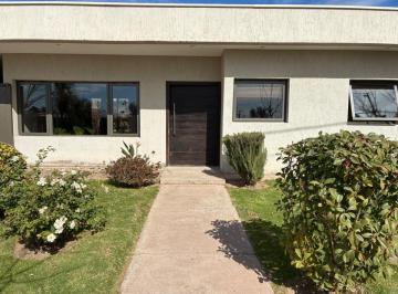 Casa de 4 ambientes, Mayor Drummond · Venta de Casa. Barrio Milcayac. Drummond. Luján.