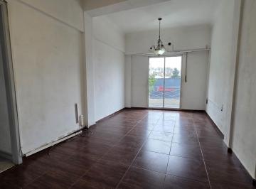 Departamento · 56m² · 3 Ambientes · Departamento 3 Amb Balcon Al Fte Oportunidad