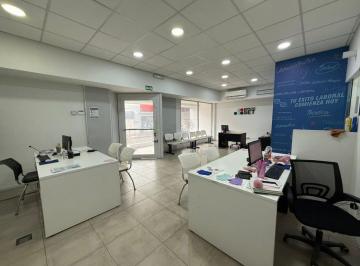 Local comercial · 595m² · Local con Sótano en Venta en Morón Centro