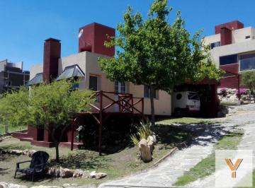 Edificio · 2700m² · 9 Ambientes · 5 Cocheras · Edificio Comercial Venta 6 Cabañas 6 Dorm. 7 Baños - 2700 m² Totales - Villa Carlos Paz
