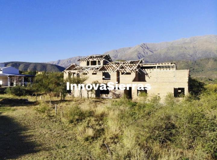 Casa · 350m² · 14 Ambientes