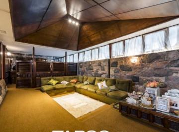 Casa · 1050m² · 8 Ambientes · 3 Cocheras · Casa a La Venta en El Cerro de Las Rosas 410 m Todos en Planta Baja, y 1.050 de Terreno
