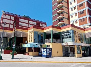 Local comercial de 2 ambientes, Villa Gesell · Oportunidad. Excelente Local Comercial / Profesional a 200 m del Centro. Villa Gesell