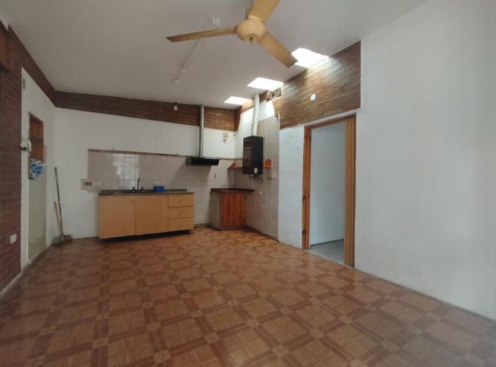 Casa · 120m² · 12 Ambientes · 2 Cocheras
