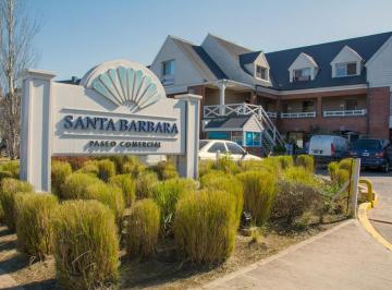 Casa · 350m² · 5 Ambientes · 2 Cocheras · Exclusiva Casa Moderna con Vistas Increíbles - Santa Bárbara
