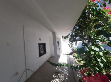 PH · 85m² · 3 Ambientes · Venta PH 4 Amb C/jardin Gral Acha 1200 Quilmes