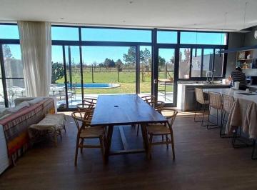 Casa · 380m² · 5 Ambientes · 6 Cocheras · Casa Quinta en Alq. Temporario en Campo Chico, Pilar, G. B. a. Zona Norte