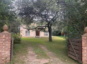 Casa · 210m² · 4 Ambientes · 2 Cocheras · Venta Casa en "El Descanso" de Villa La Bolsa