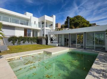Casa · 350m² · 5 Ambientes · 4 Cocheras · Casa La Rufina con Vista 4 Dorm.