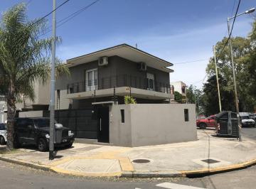 Casa · 162m² · 5 Ambientes · Venta Casa 5 Ambientes con Cochera y Patio en Devoto!