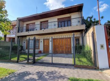 Casa · 275m² · 5 Ambientes · 1 Cochera · Casa - Quilmes Oeste