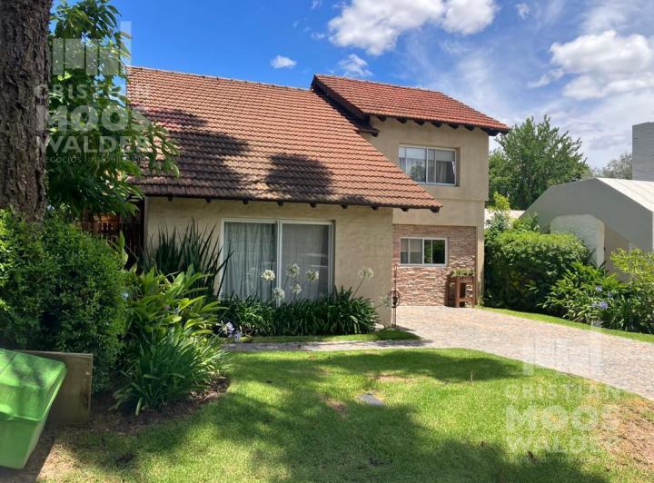 Casa · 140m² · 5 Ambientes · 1 Cochera