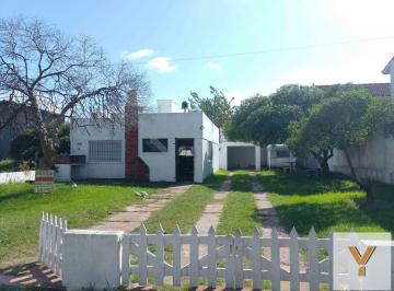 Casa · 120m² · 6 Ambientes · 2 Cocheras · Casa en Venta - 4 Dorm. 2 Baños - Cochera - 450 m² - Mar del Tuyú