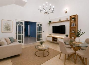 Casa · 133m² · 4 Ambientes · 1 Cochera · Venta de Casa en 2 Plantas 4 Ambientes C/2 Patios en Banfield Este