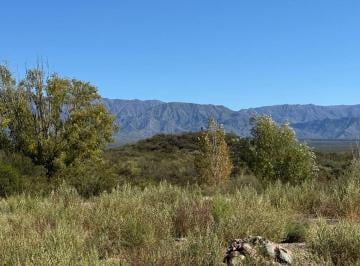 Terreno · 657m² · Venta Lote en Aguaribay Vertientes