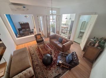 PH · 146m² · 4 Ambientes · Hermoso PH 4 Amb C/ Terraza "Totalmente Reciclado"