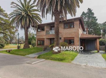 Casa · 280m² · 6 Ambientes · 2 Cocheras · Casa en Venta en C. C. Los Horneros - Maroto Propiedades